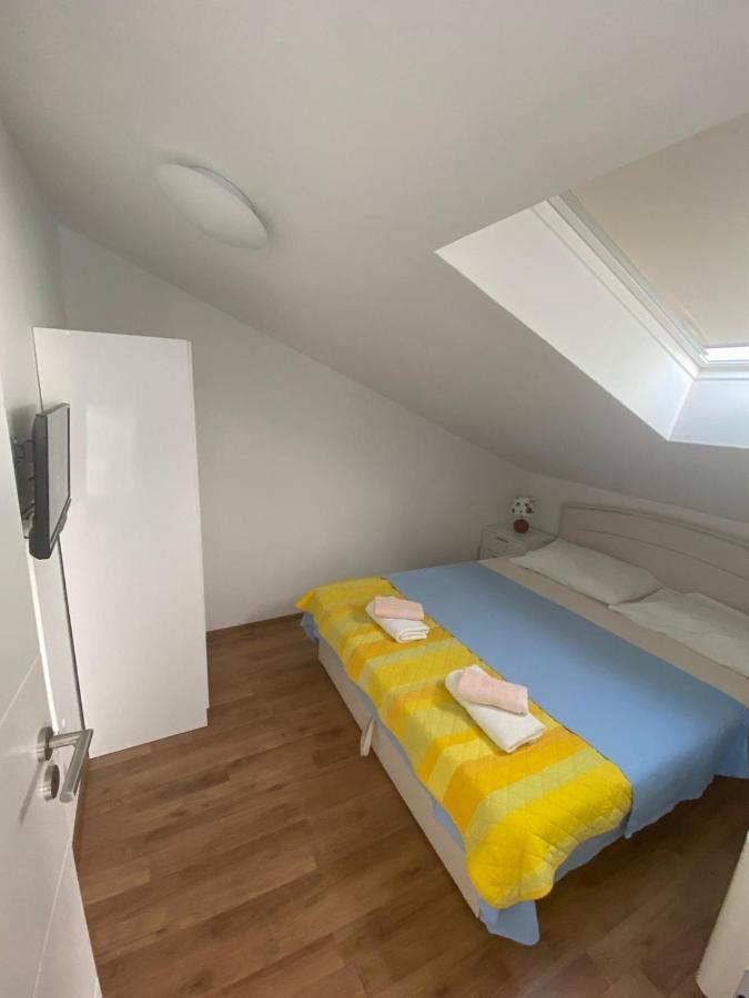 Genesis 4 Lägenhet Trogir Exteriör bild